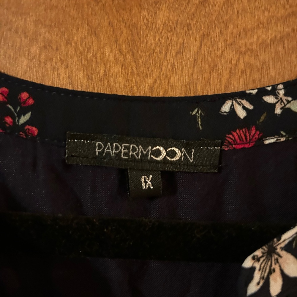 Papermoon Navy Floral V-Neck Sleeveless Top with colorful floral pattern 1X - Picture 2 of 4